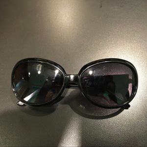 Halston 59 mm oversized sunglasses